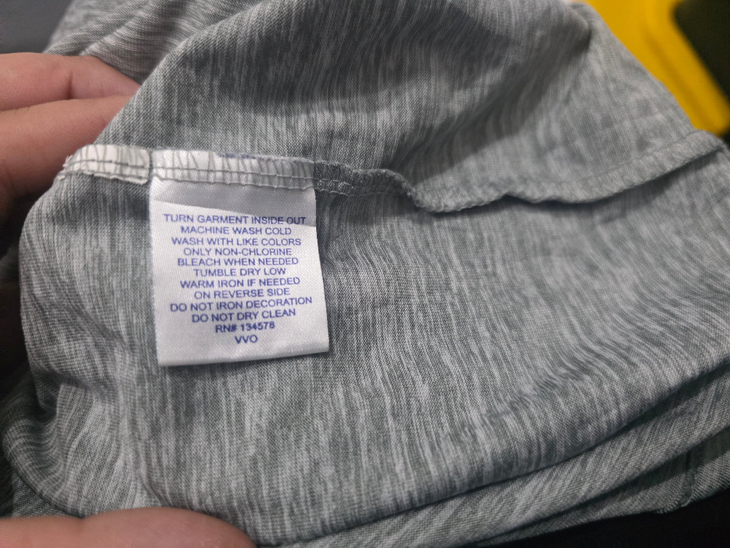 Playera Vineyard Vines Chico S Gris Performance (Usado)