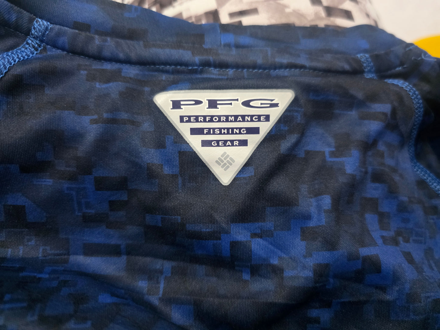 Playera Manga Larga Columbia Pfg Mediana M Azul Rojo Blanco (Usado)