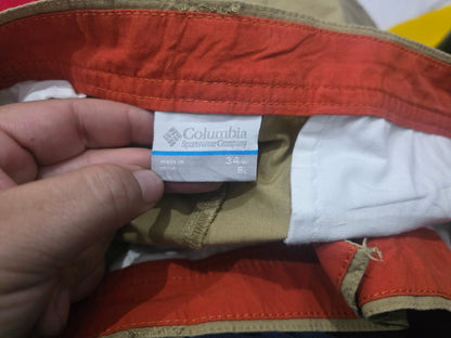 Bermuda Columbia Talla 34 Cafe (Usado)