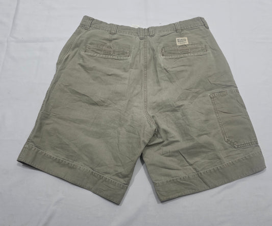 Bermuda Columbia Talla 38 Gris Verdoso (Usado)
