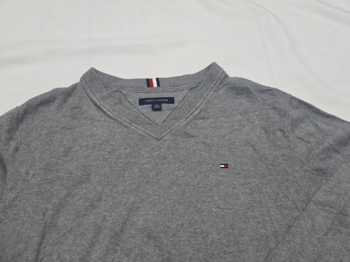 Sueter Tommy Hilfiger Xgrande Xl Gris Cuello V