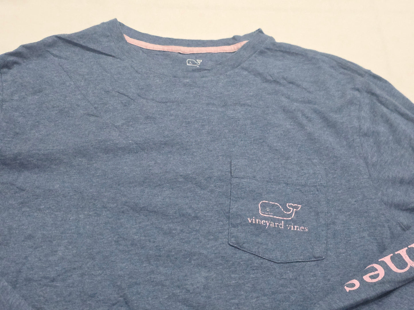 Playera Vineyardvines Medianam Azul Ballena Rosa Manga Larga