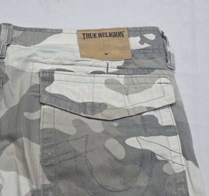 Bermuda True Religion Talla 34 Verde Militar Claro
