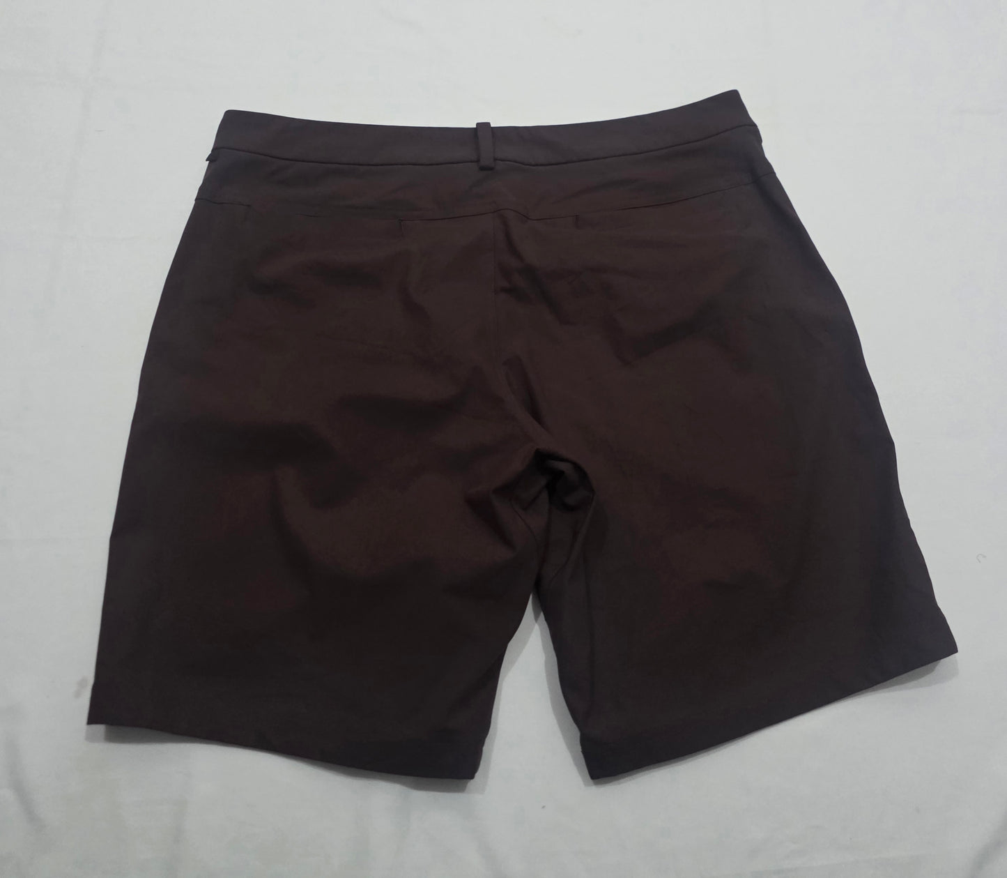 Bermuda Lululemon Talla 38 Vino