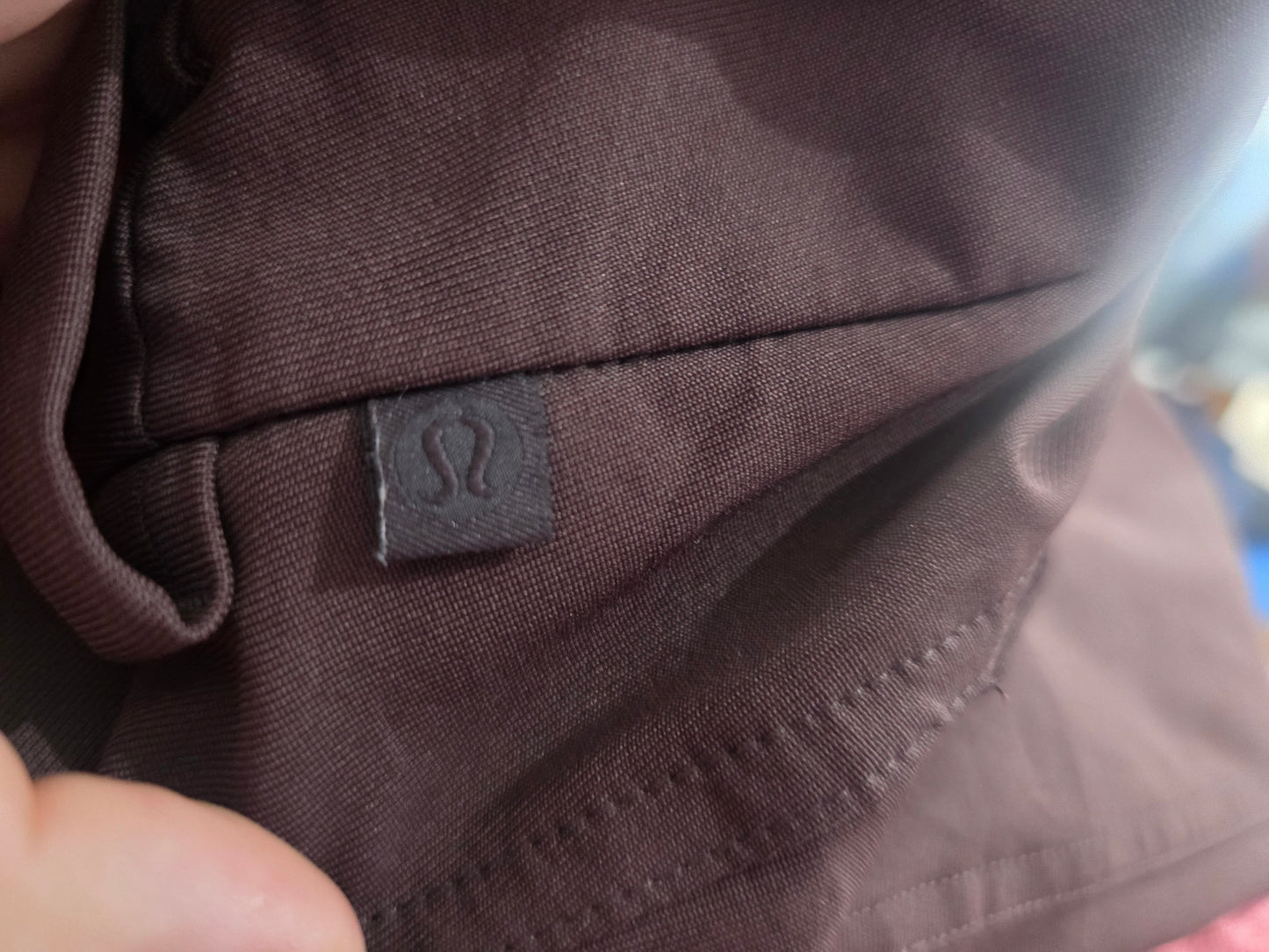 Bermuda Lululemon Talla 38 Vino