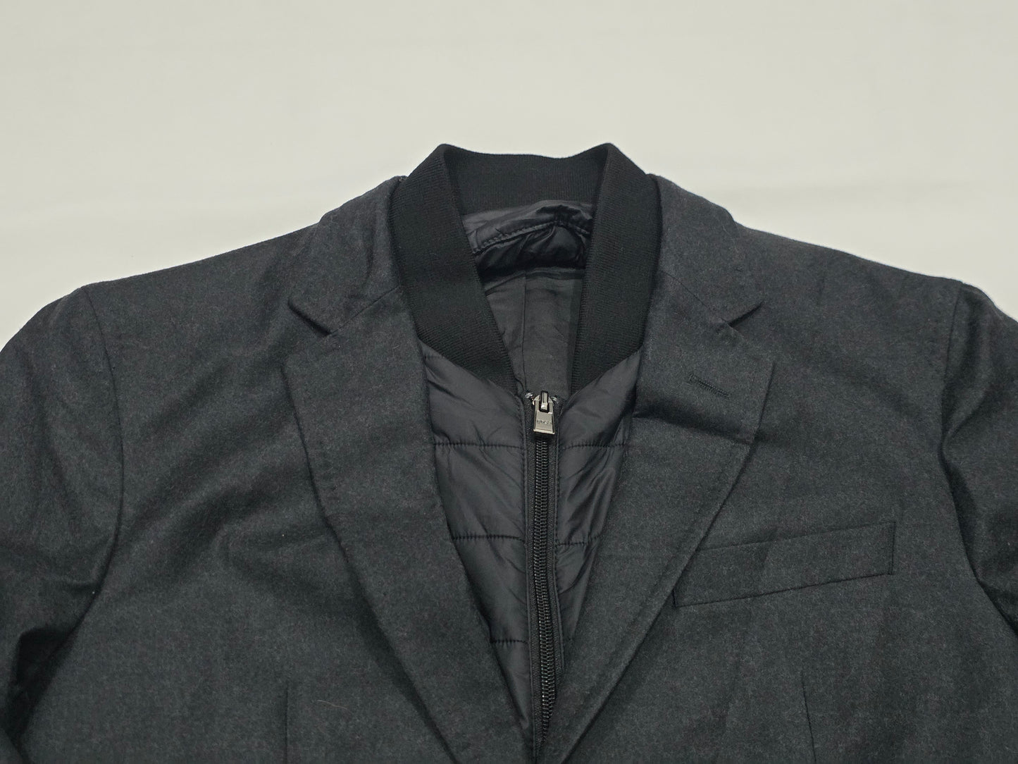 Saco Boss 36r Gris Oscuro Super 110 (Usado)
