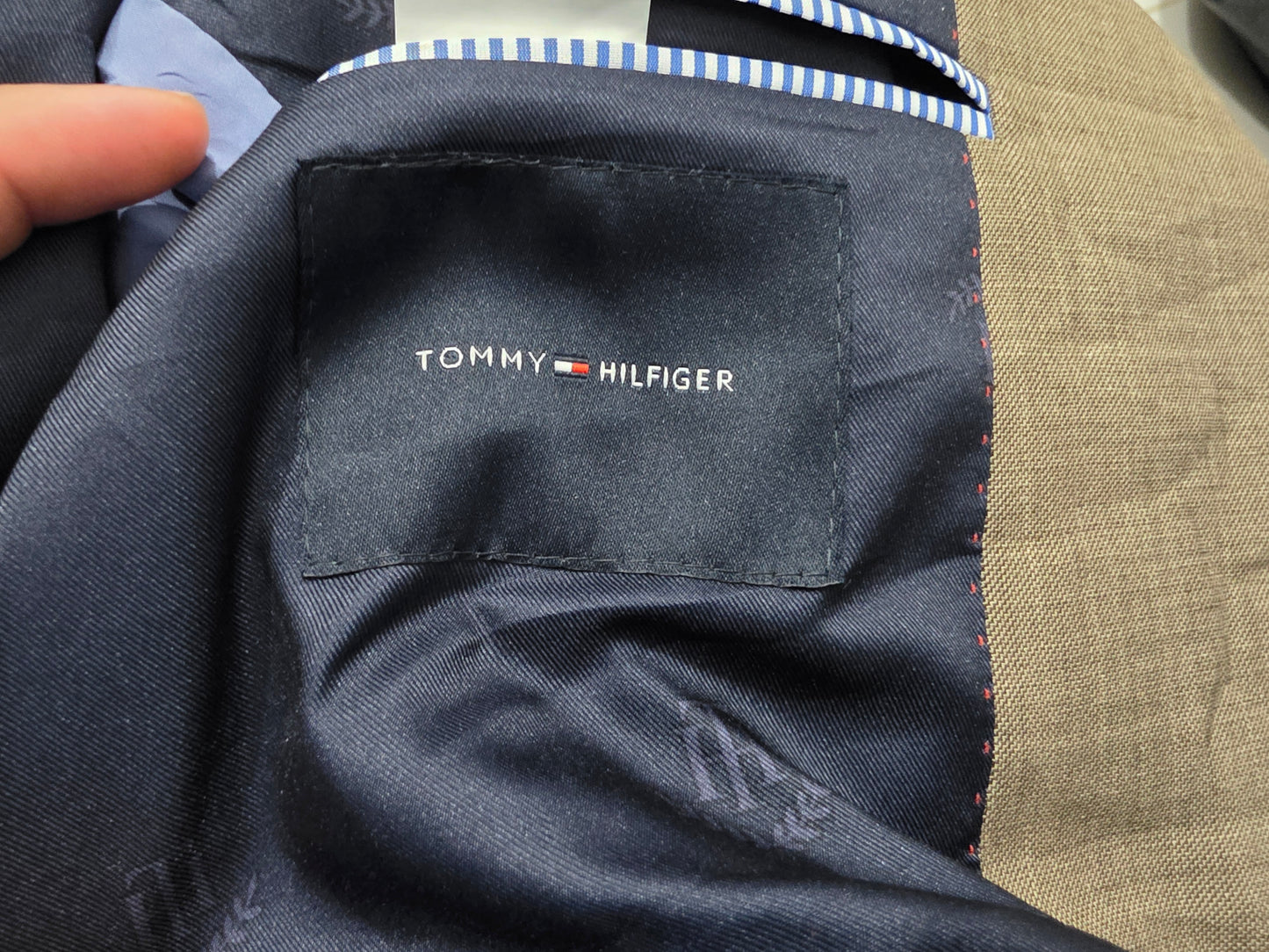 Saco Tommy Hilfiger 42l Café Lana Stretch (Usado)