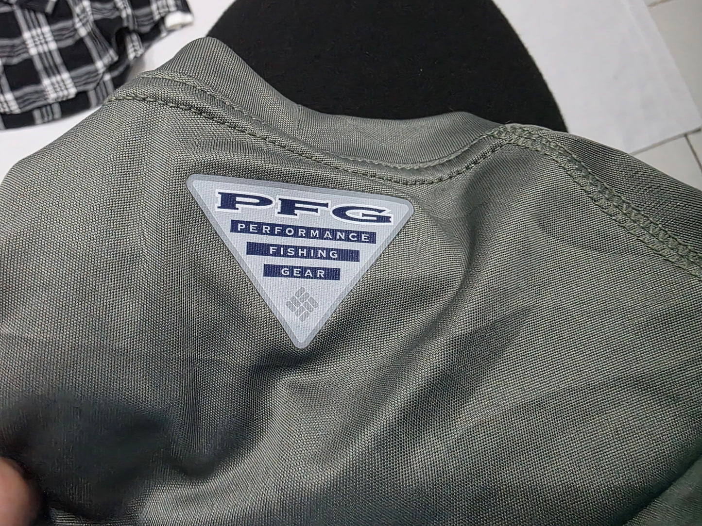 Playera Columbia Pfg Mediana M Verde Manga Larga (Usado)