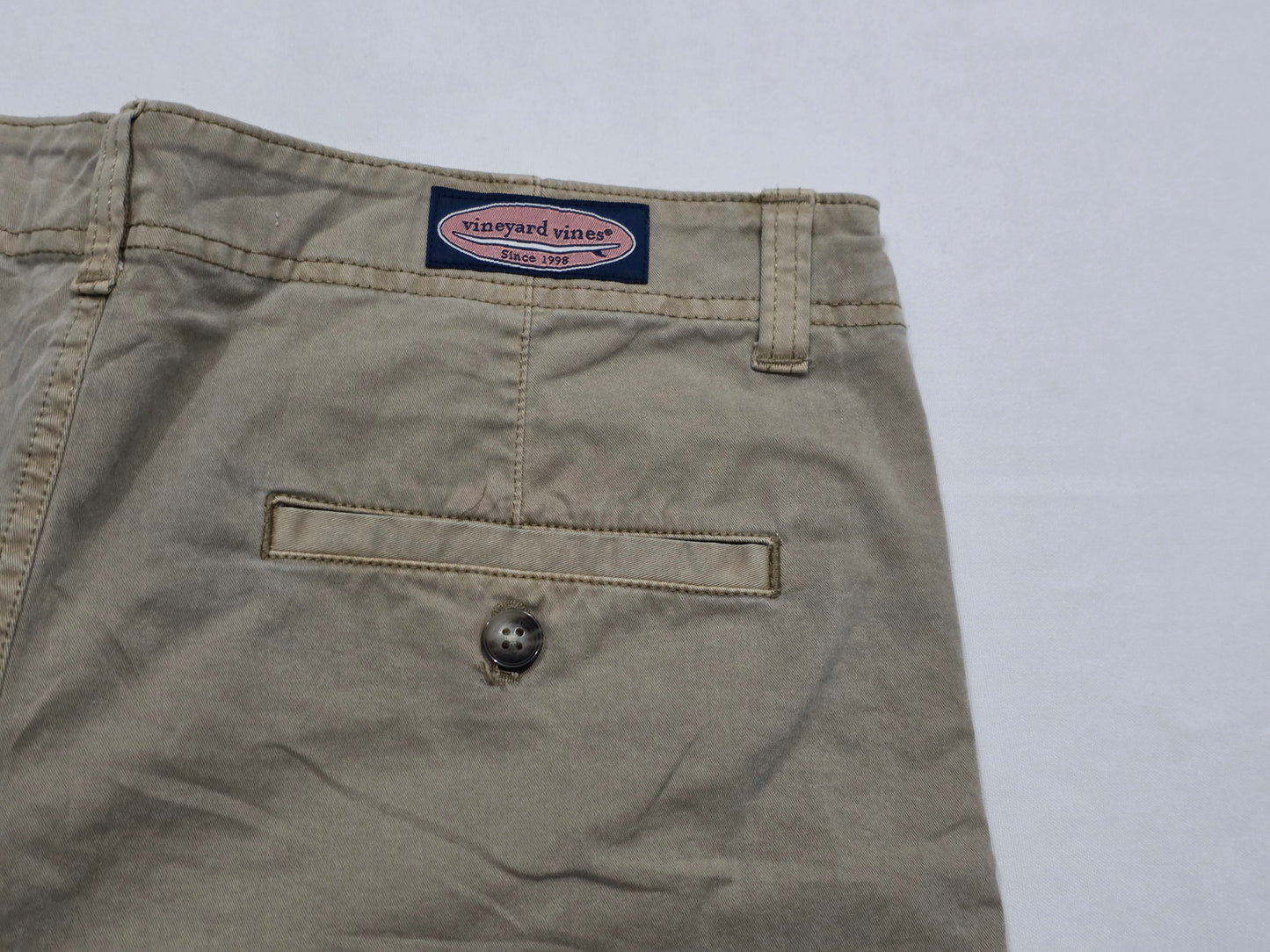 Bermuda Vineyard Vines Talla 31 Cafe (Usado)