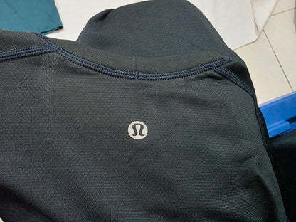 Playera Lululemon Chica S Gris Oscuro (Usado)