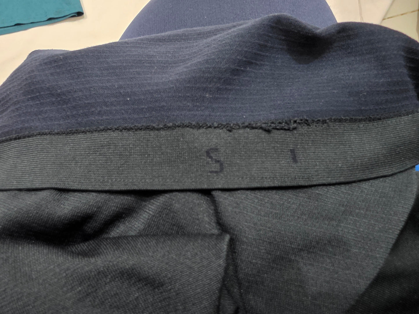 Playera Lululemon Chica S Gris Oscuro (Usado)