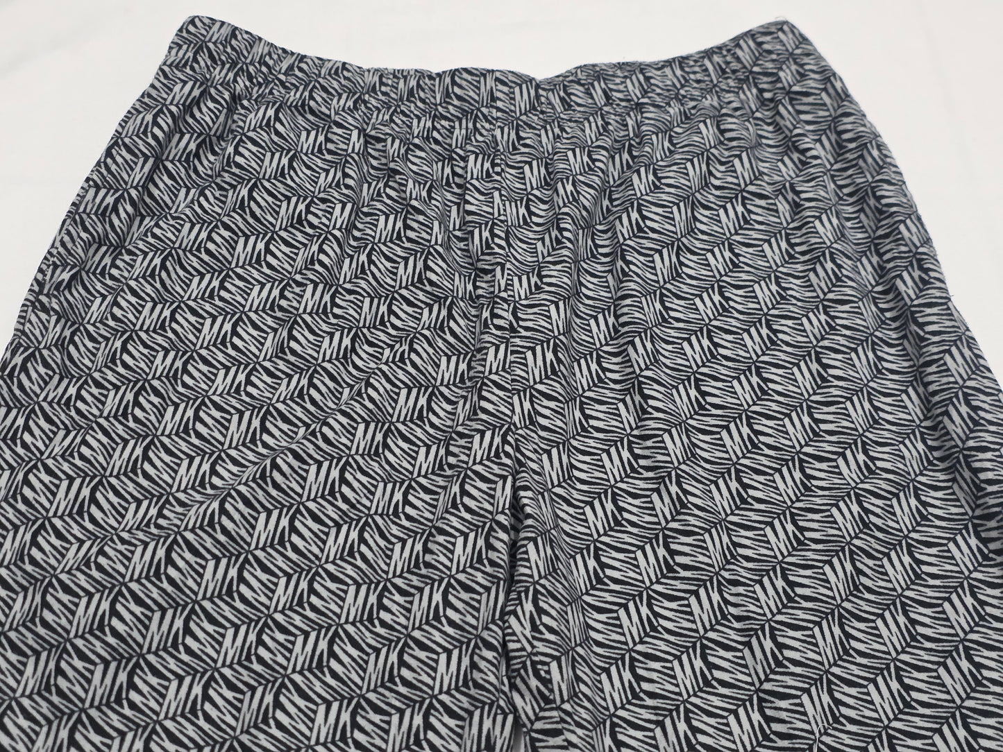 Pijama Michael Kors Grande L Gris Negro Letras (Usado)