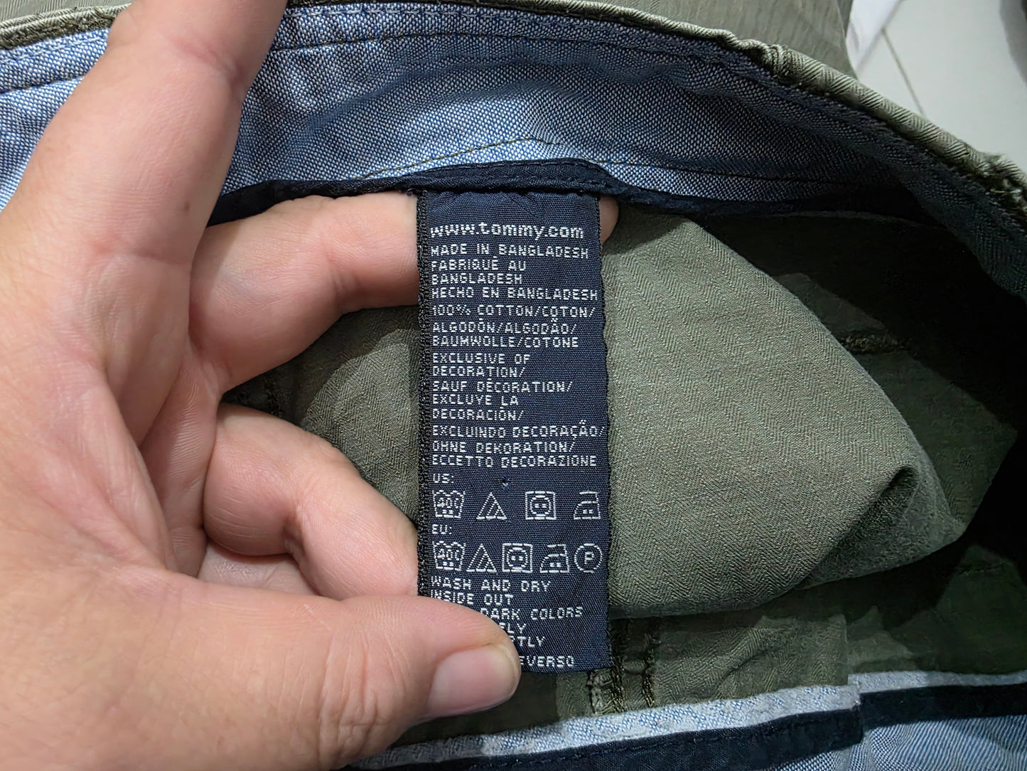 Bermuda Tommy Hilfiger Talla 34 Verde Deslavado (Usado)