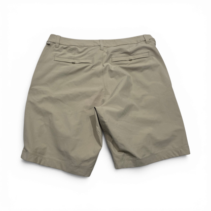 Bermuda Lululemon Talla 34 Comission Classic Cafe Claro (Usado)