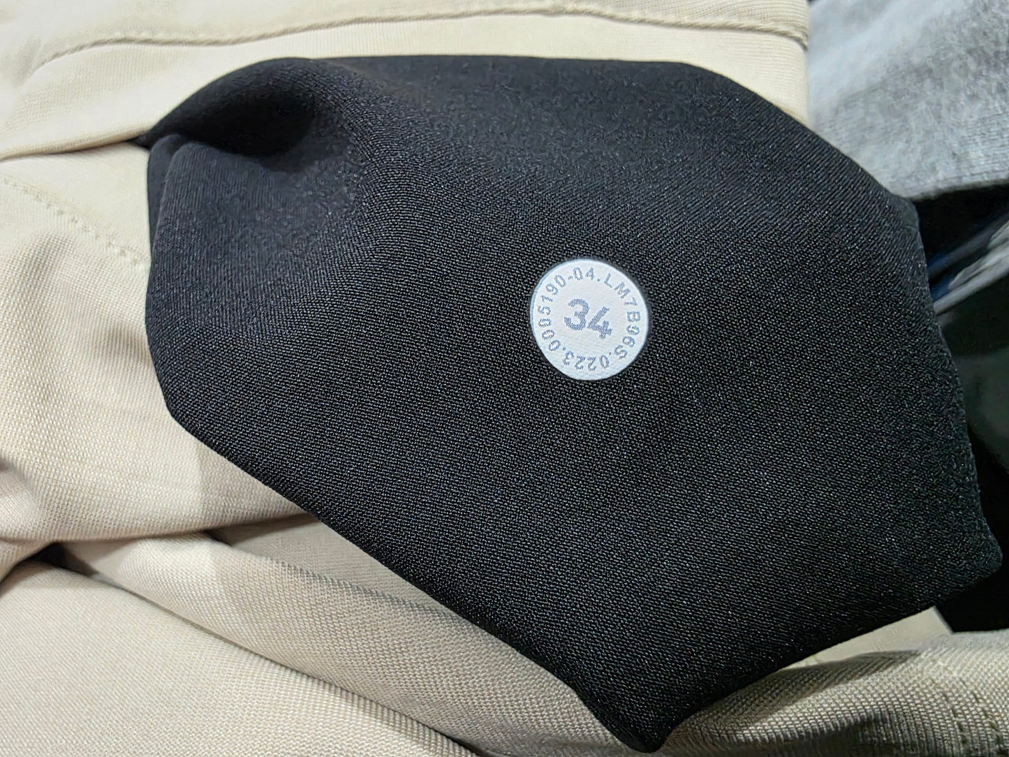 Bermuda Lululemon Talla 34 Comission Classic Cafe Claro (Usado)
