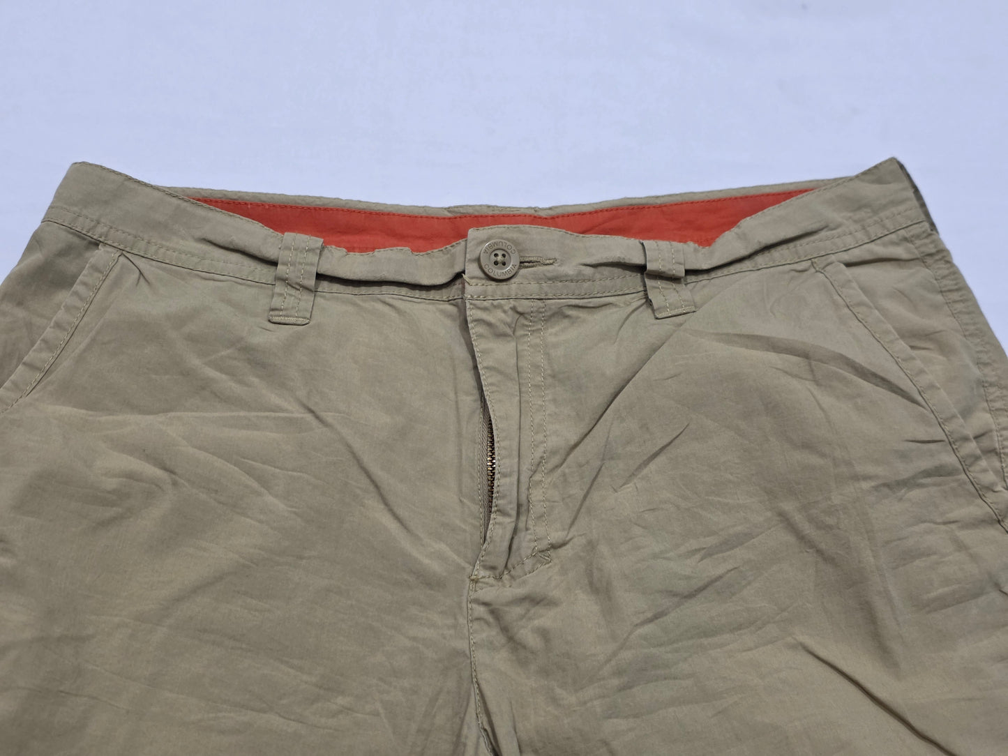 Bermuda Columbia Talla 32 Cafe (Usado)