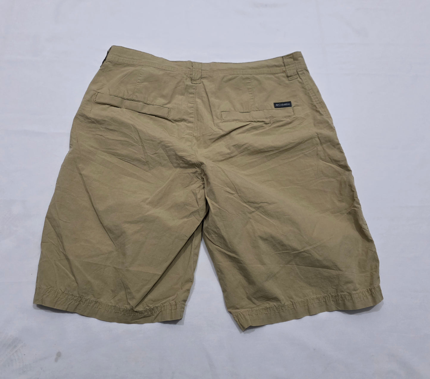 Bermuda Columbia Talla 32 Cafe (Usado)