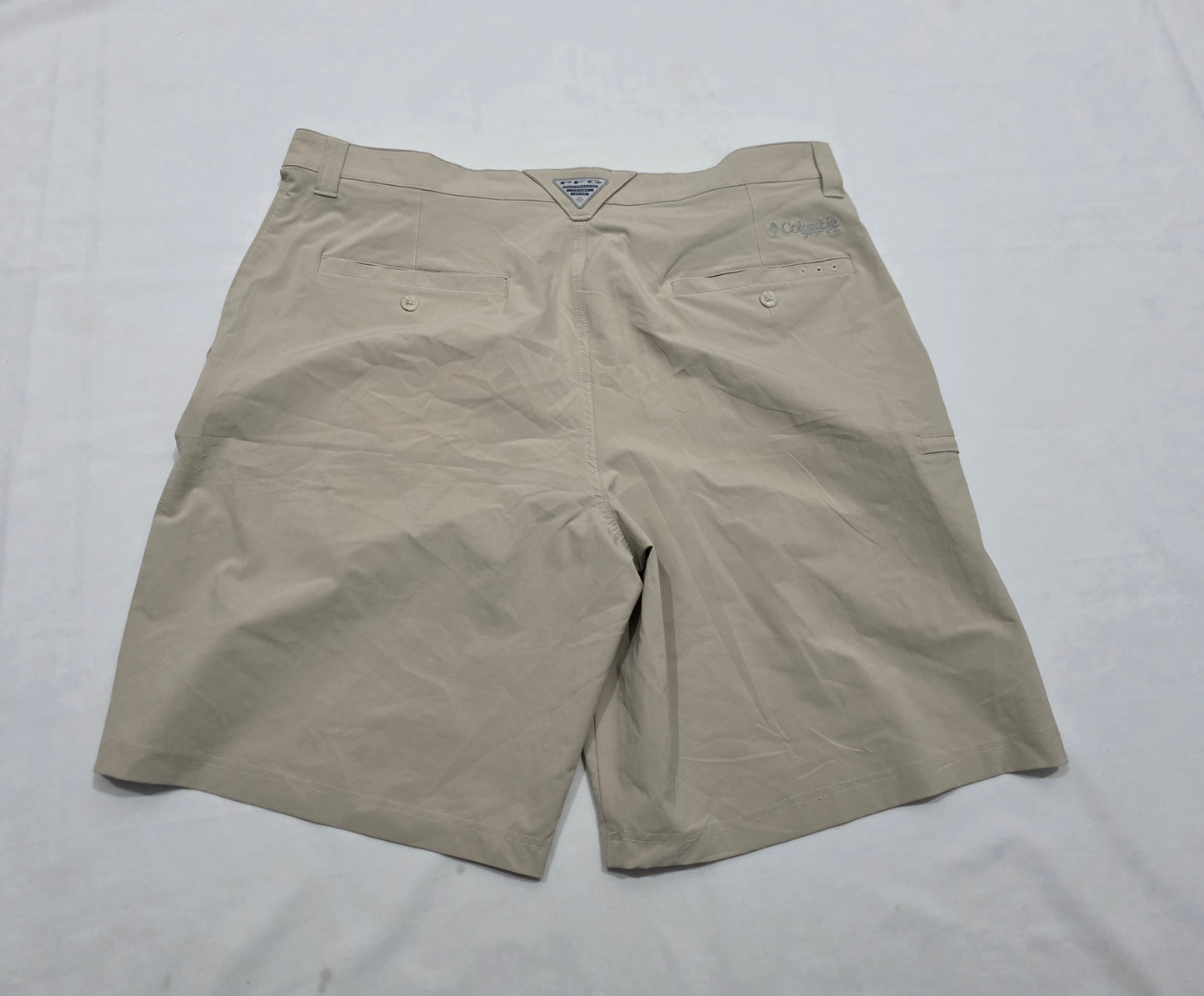 Bermuda Columbia Pfg Talla 40 Beige (Usado)