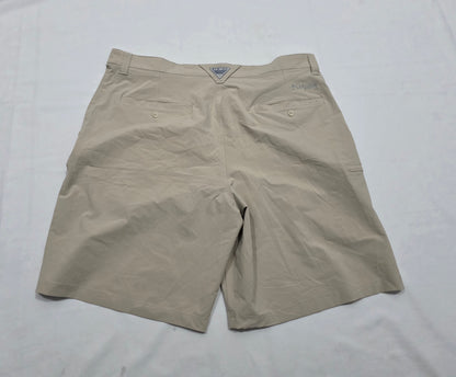 Bermuda Columbia Pfg Talla 40 Beige (Usado)