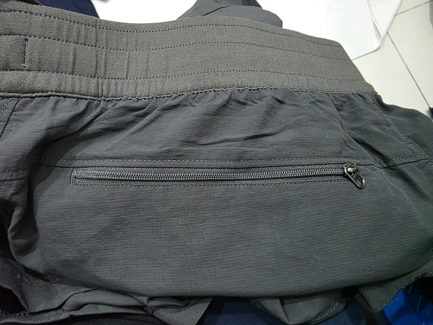 Bermuda The North Face Xgrande Xl Gris Oscuro (Usado)