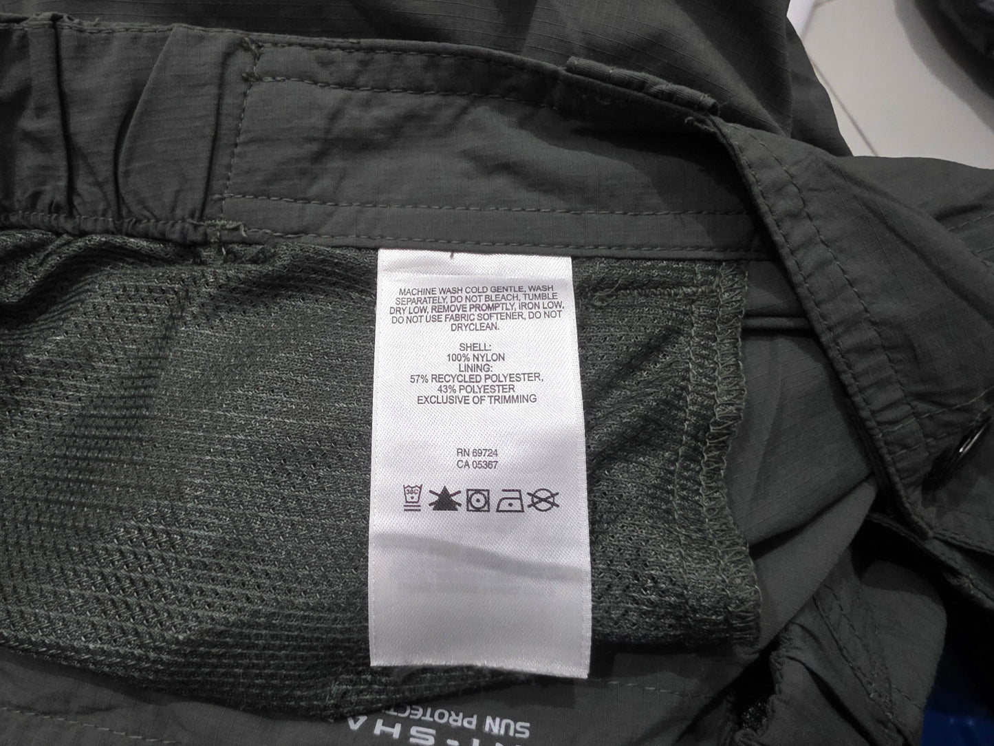 Bermuda Columbia Talla 40 Verde Omni Shade (Usado)