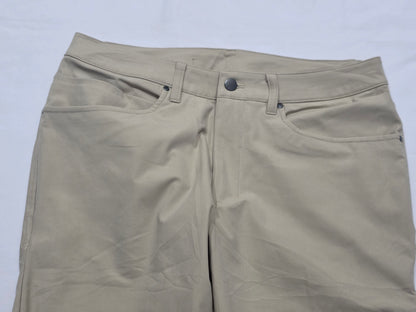 Pantalon Lululemon Talla 32 Cafe Claro (Usado)