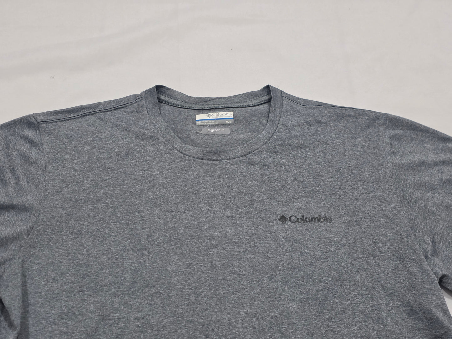 Playera Columbia Mediana M Regular Fit Gris (Usado)