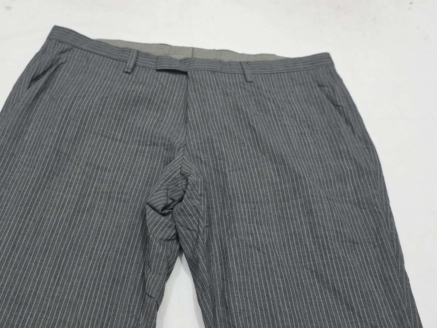 Pantalon Recto Hugo Boss 40r Gris Lineas
