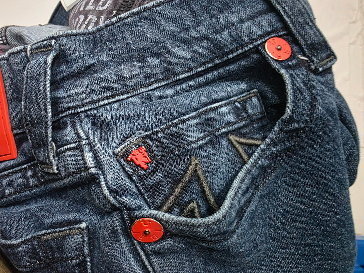 Pantalon Recto Manchester United True Religion Talla 30 Azul (Usado)