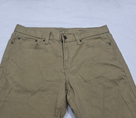 Pantalon Athletic Fit Traveler Banana Republic 32x32 Cafe (Usado)
