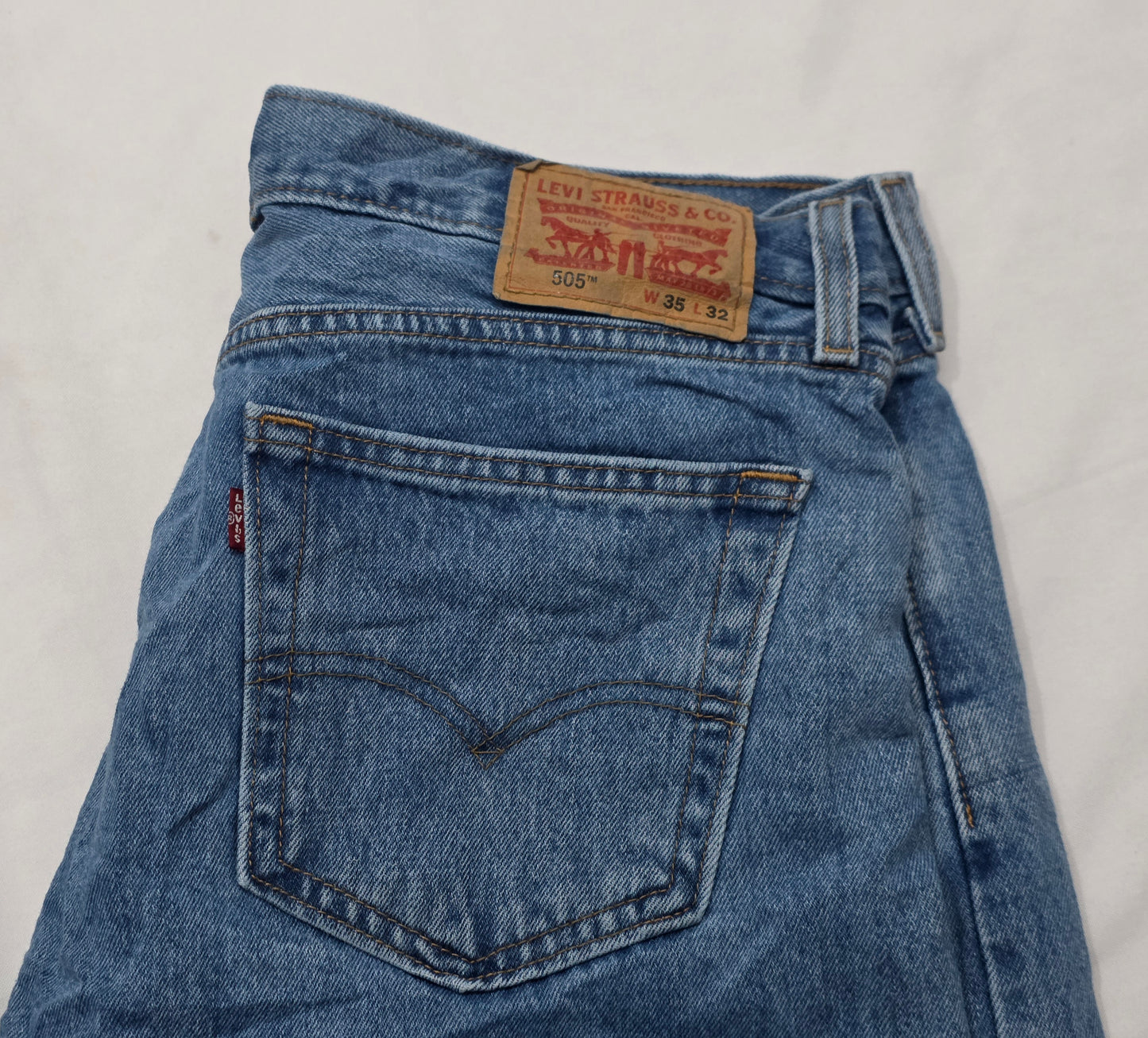 Pantalon Levis 505 35x32 Azul Claro (Usado)