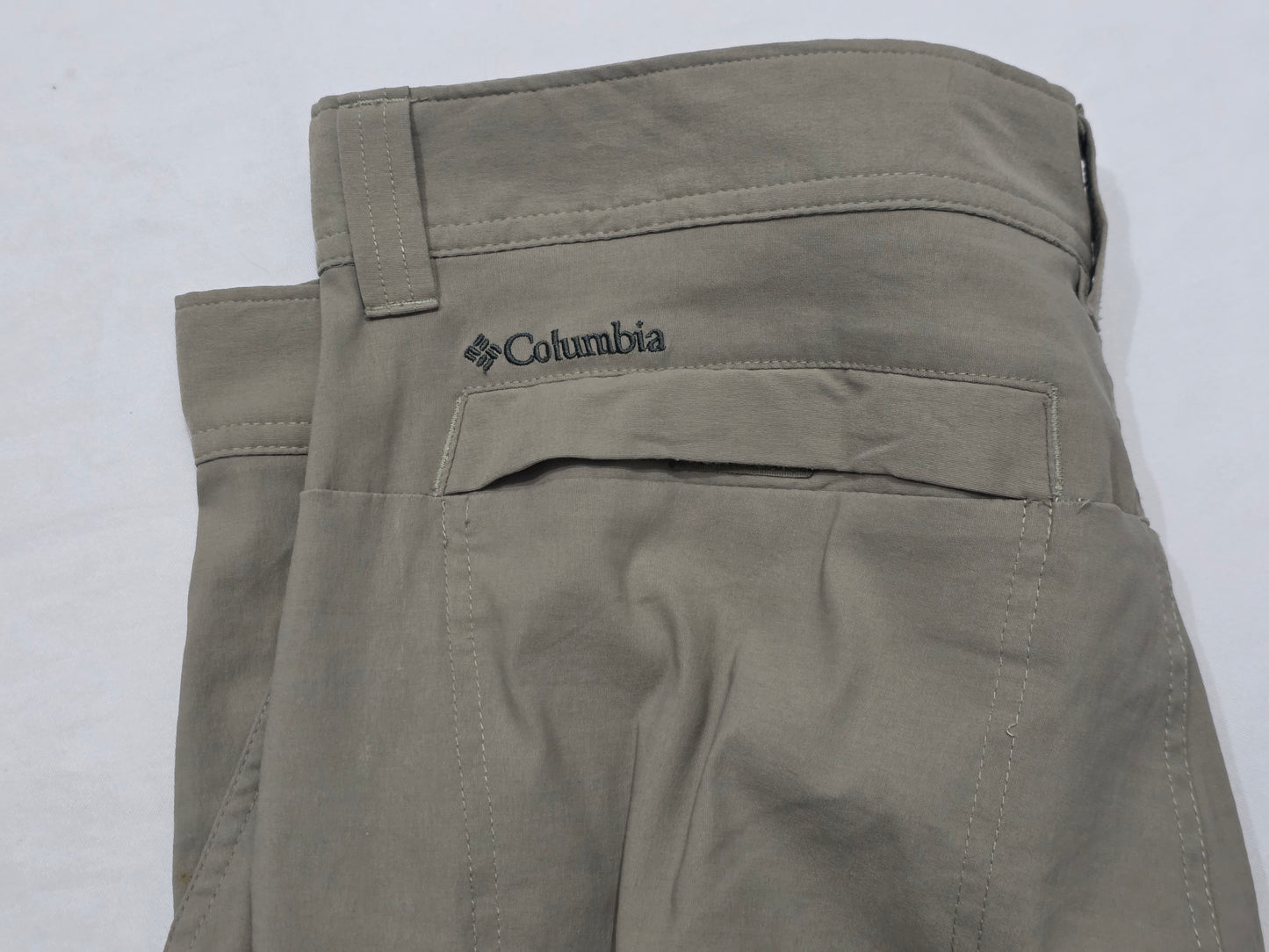 Pantalon Columbia Omni Shield Cafe 38x30 Recto (Usado)