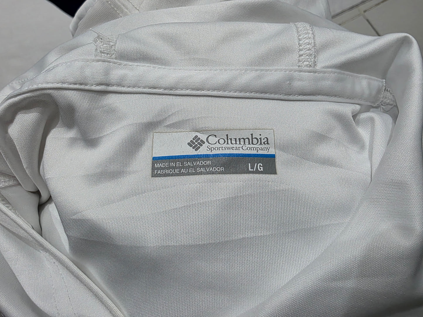 Playera Con Gorro Manga Larga Columbia Grande L Blanca (Usado)