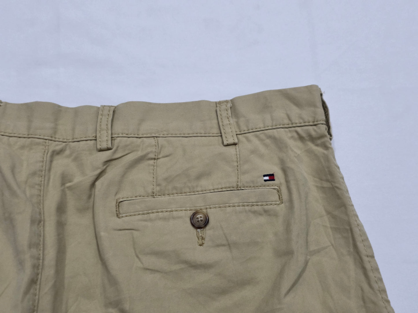 Bermuda Tommy Hilfiger Talla 38 Cafe (Usado)