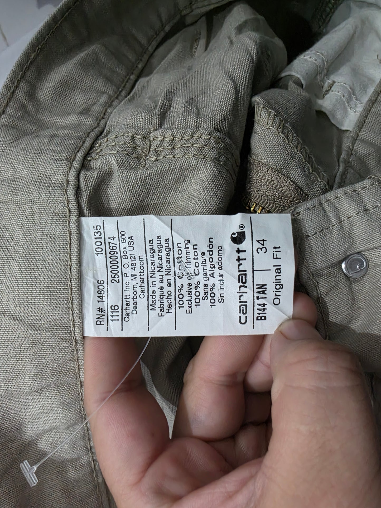 Bermuda Carhartt Talla 34 Caqui