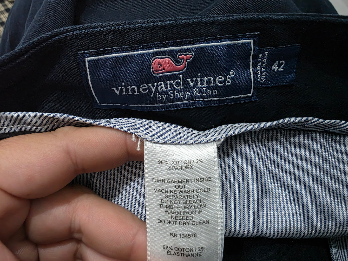 Bermuda Vineyard Vines Talla 42 Negro