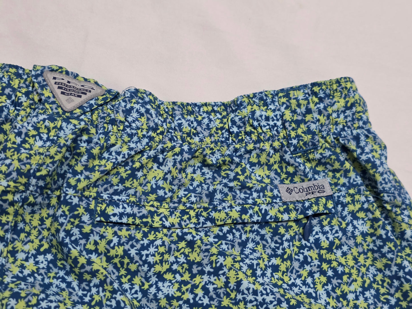 Bermuda Columbia Grande L Azul Y Verde Figuras