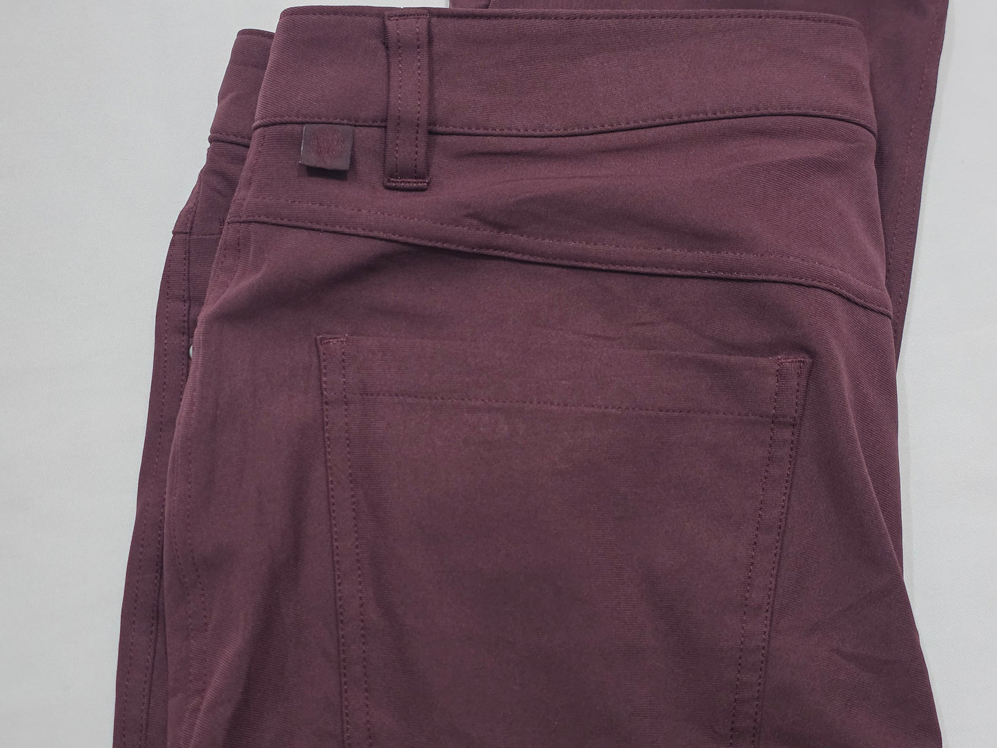 Pantalon Lululemon Talla 32 Deportivo Vino (Usado)