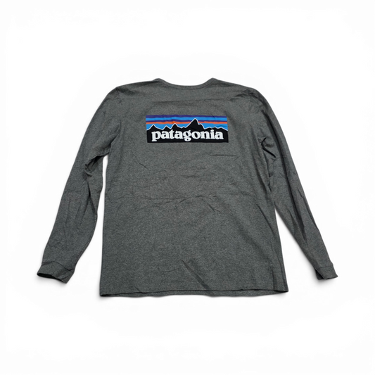 Playera Manga Larga Patagonia Mediana M Gris Logo (Usado)