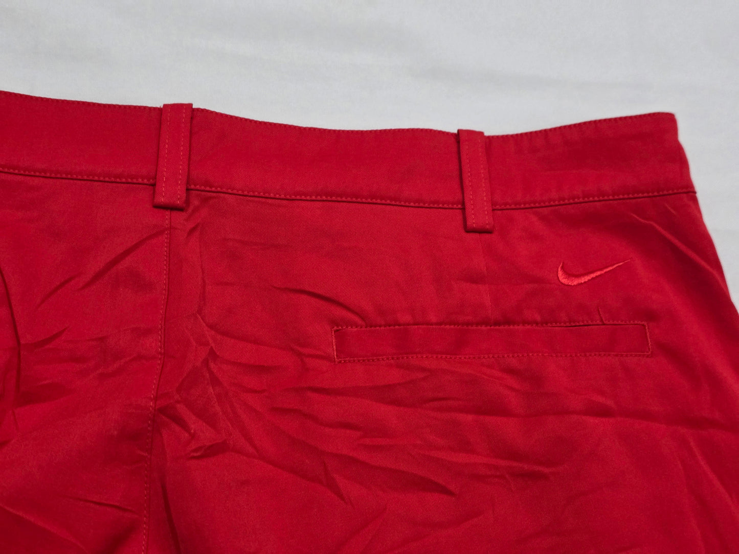 Bermuda Nike Golf Talla 36 Coral Oscuro (Usado)