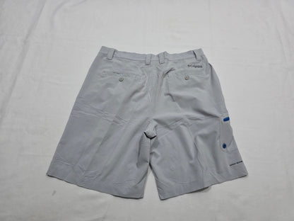 Bermuda Columbia Talla 36 Gris (Usado)