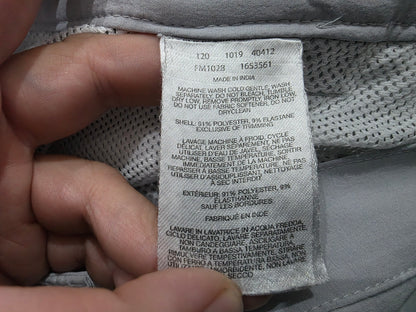 Bermuda Columbia Talla 36 Gris (Usado)