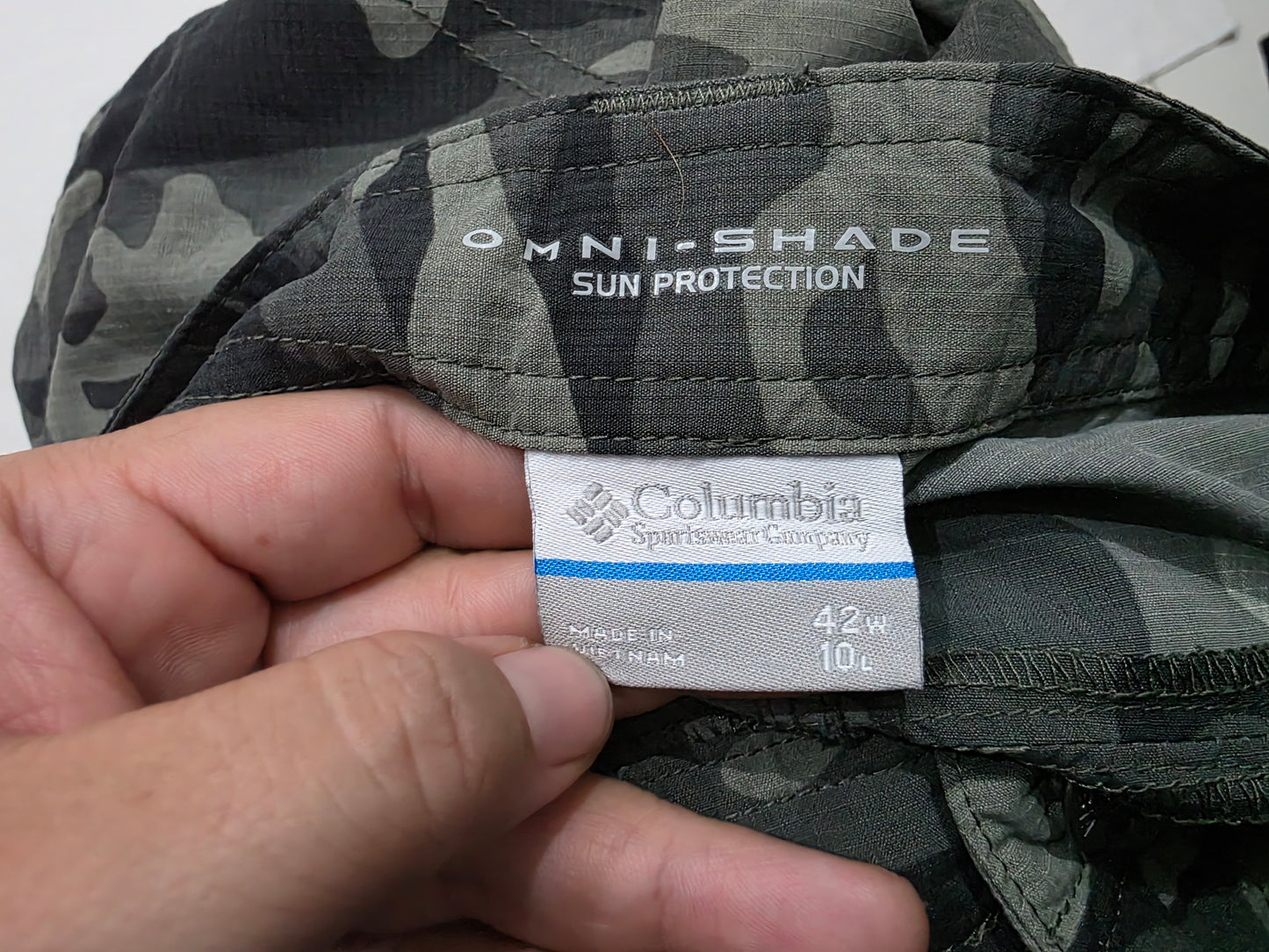 Bermuda Columbia Talla 42 Omni Shade Verde Camuflaje (Usado)