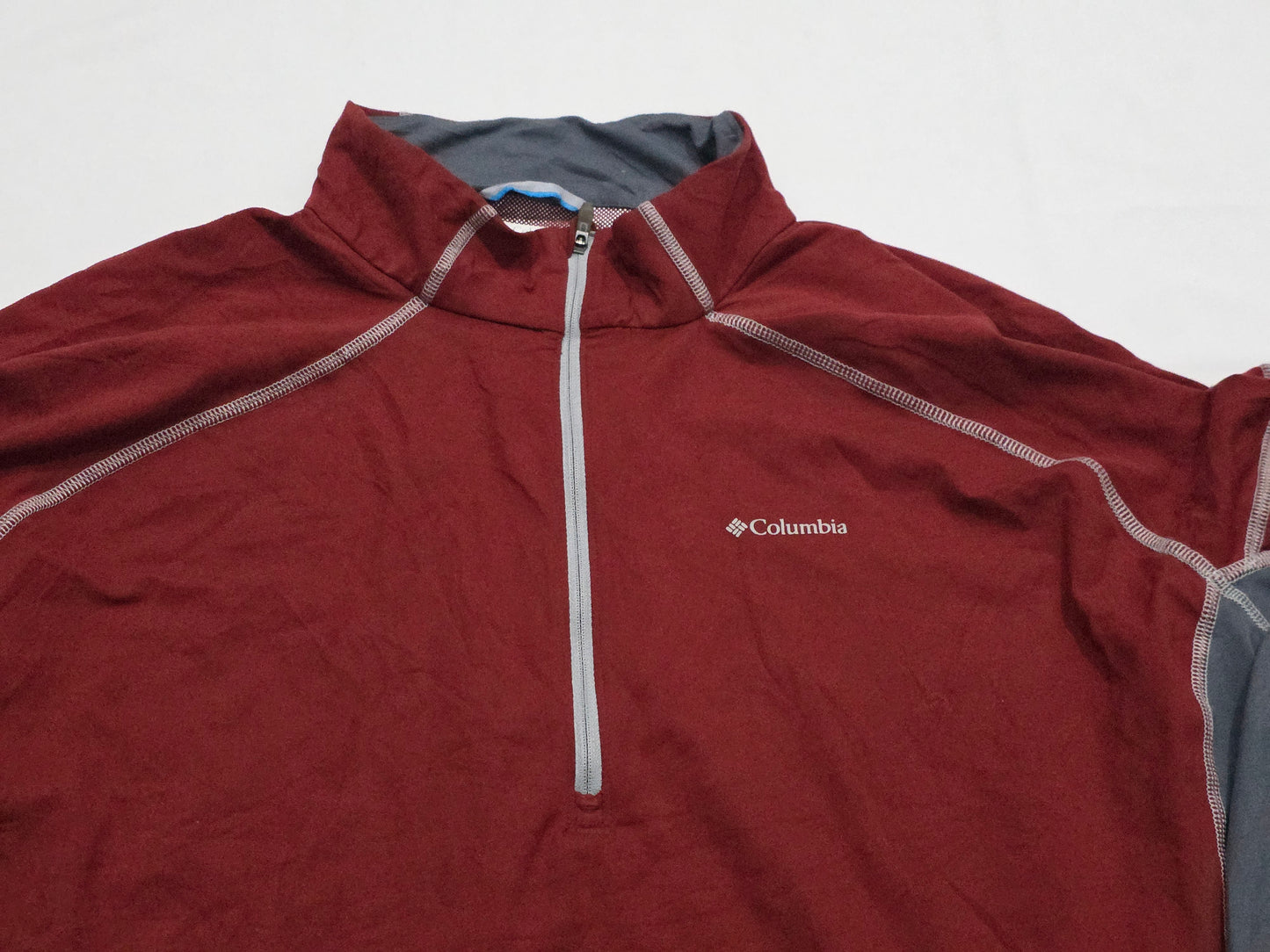 Playera Columbia 2xl Termica Manga Larga Vino (Usado)