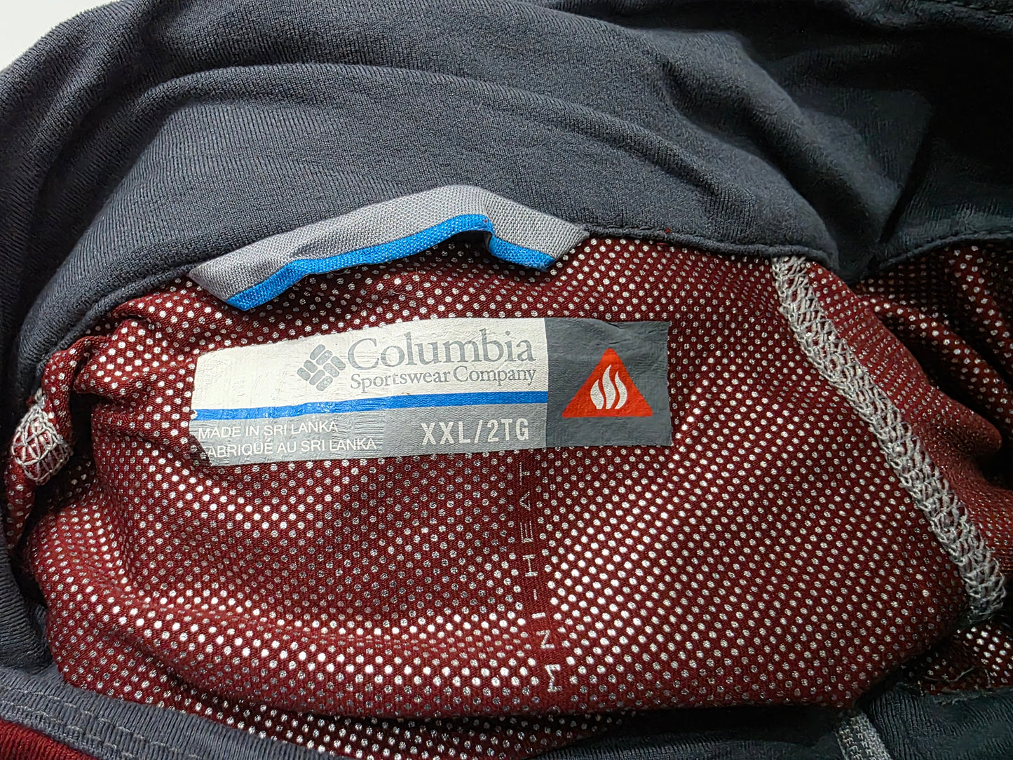 Playera Columbia 2xl Termica Manga Larga Vino (Usado)