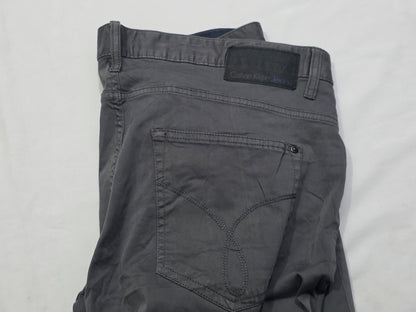 Pantalon Slim Recto Calvin Klein 38x30 Gris