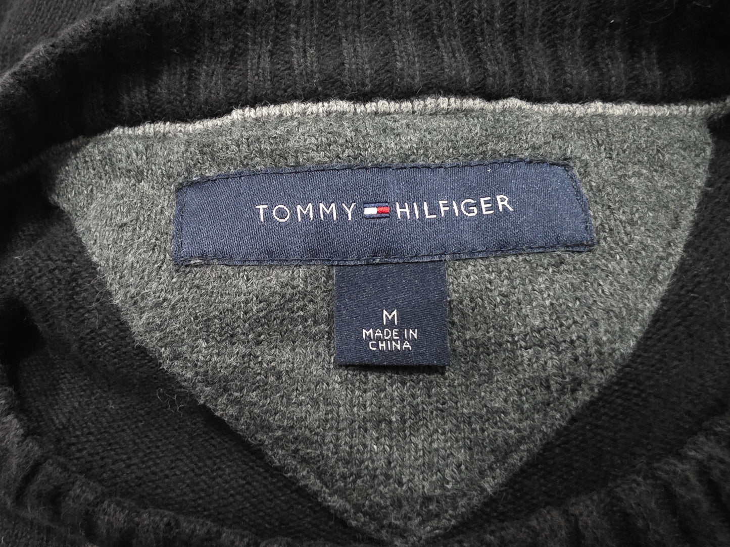 Sueter Tomy Hilfiger Mediana M Negro Con Figuras