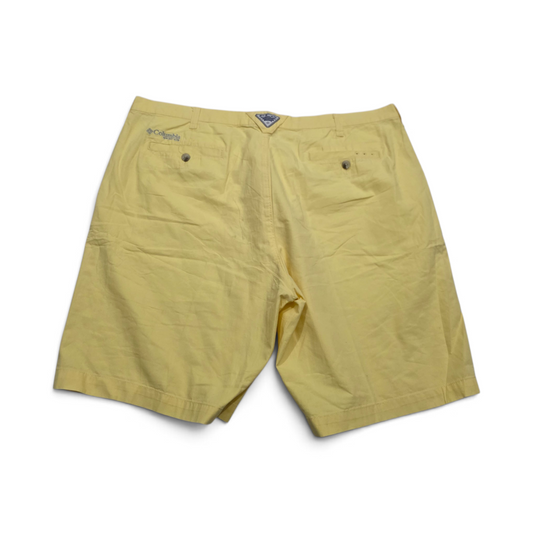 Bermuda Columbia Talla 40 Amarillo
