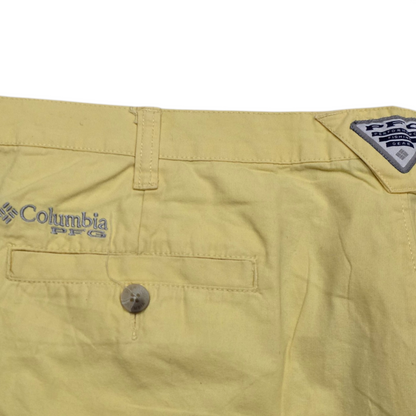 Bermuda Columbia Talla 40 Amarillo