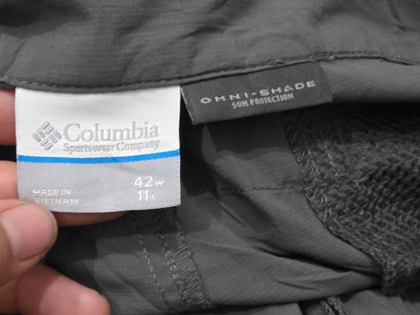 Bermuda Columbia Talla 42 Gris
